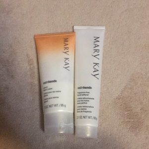 A set of 2 hand creams!